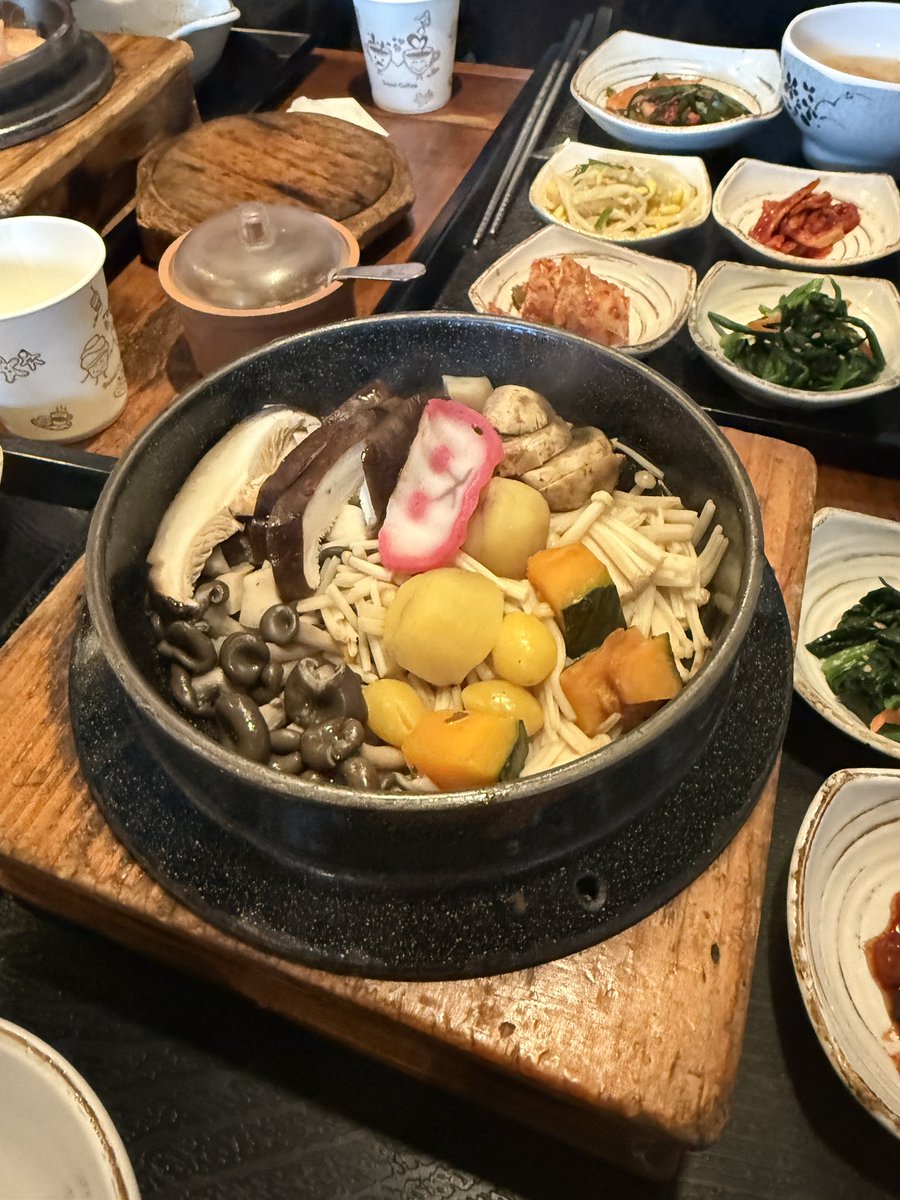 홈런볼 tweet media