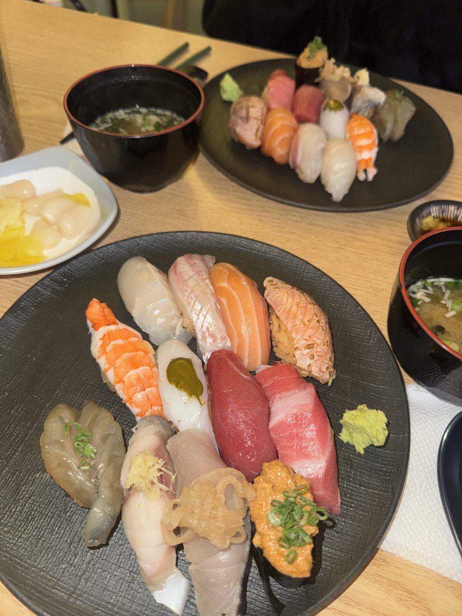 방긋이 tweet media