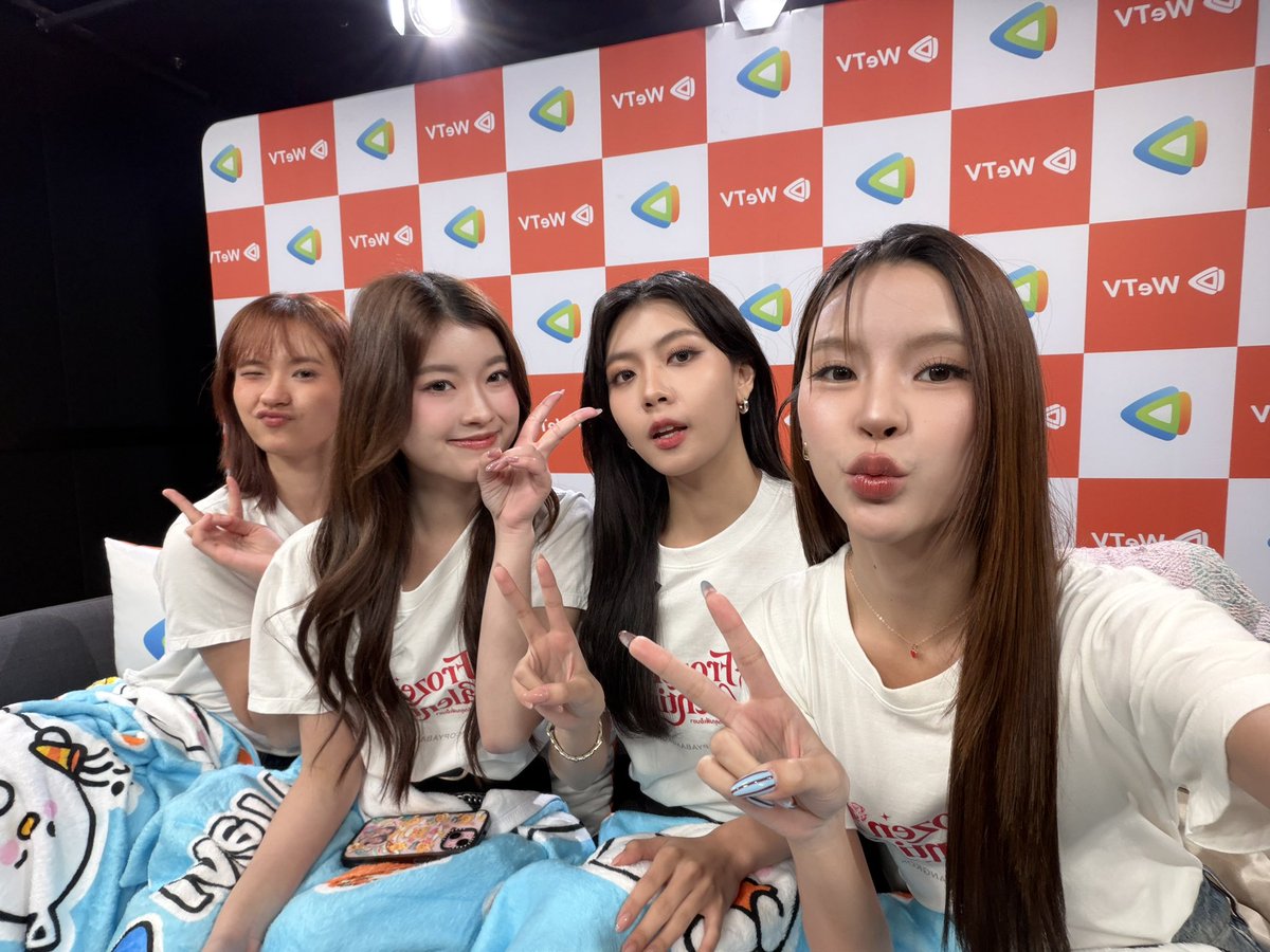 __inthira tweet media