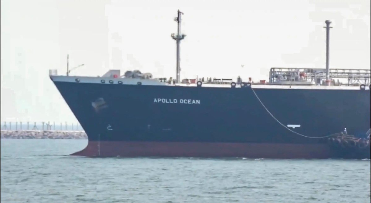 timesofindia's tweet image. #InPics | An LPG vessel, Apollo Ocean, arrives at the New Mangalore Port amid the ongoing conflict in West Asia, as authorities continue to #monitor fuel supply and #logistics closely. 

#WestAsia #LPG #Mangaluru #EnergySupply #IndiaPorts #ApolloOcean