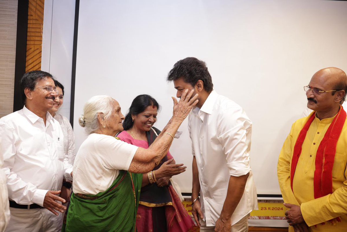 Actor Vijay Universe tweet media