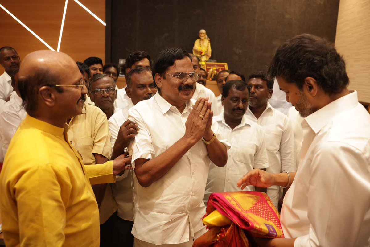 Actor Vijay Universe tweet media