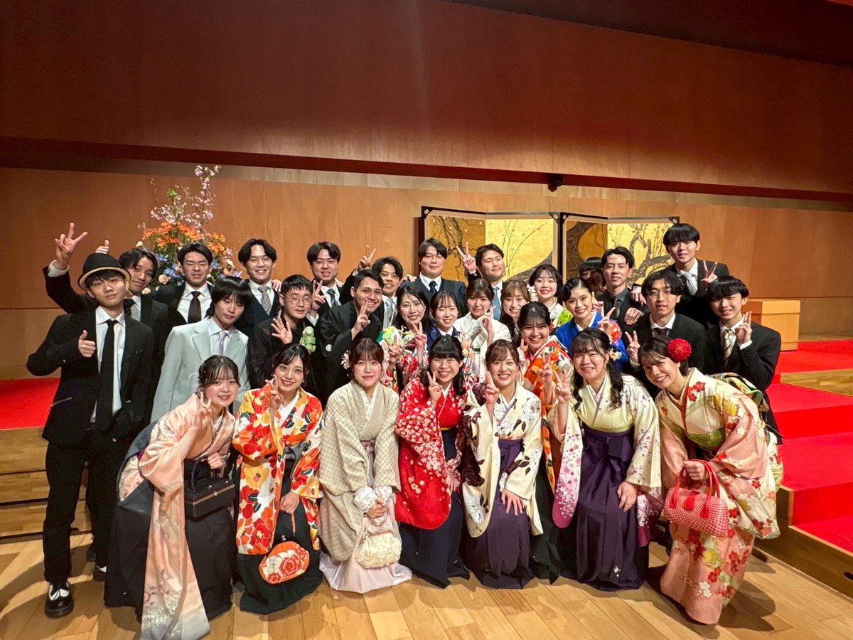 miuuu___25's tweet photo. 東京藝術大学音楽学部を卒業しました🌸🎓
楽しかったことだけでなく、悩むことも多かった4年間でした。
その度に見つけたたくさんの答えを忘れずに、精進し続けます！
素敵な人たちや、思い出と出会えて幸せです💞
皆さん今後ともよろしくお願いいたします！ https://t.co/DqBSoBC1kt