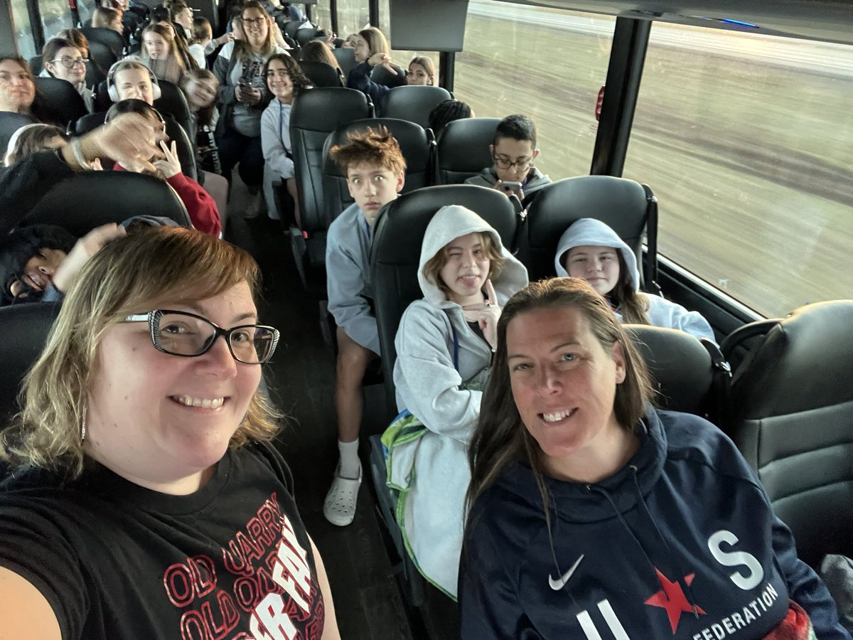 Lauren Lysy tweet media