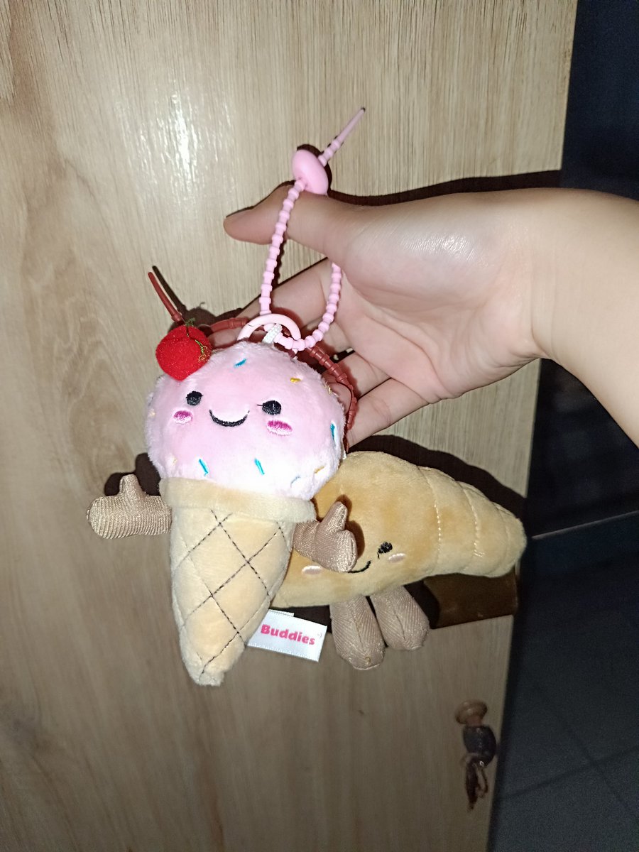 kucing oyen 🐈 tweet media