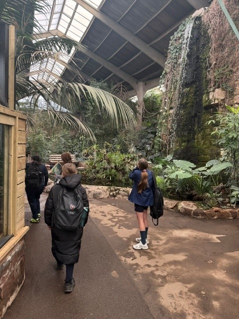 The Ellesmere Port CE College tweet media