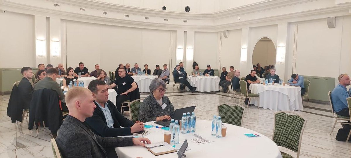 ILO_EECA's tweet photo. In Karaganda, #Kazakhstan, ILO and partners are piloting a regional #OSH training in mining ⛏️

44 representatives of workers, employers and labour inspectors are working together to improve safety and promote international labour standards. https://t.co/VPRW4H3mT5