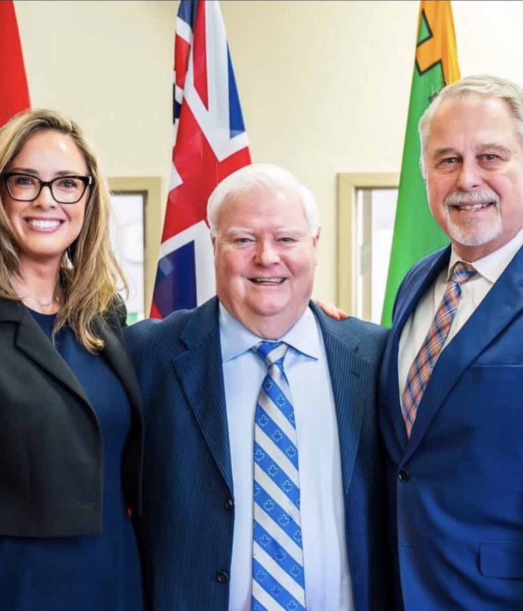 MCirielloMPP's tweet image. Queen’s Park had a little extra energy.

The legendary voice of the Maple Leafs, Joe Bowen, @Bonsie1951 stopped by 🎙️🍁

#LeafsNation #GoLeafsGo @NeilLumsdenMPP