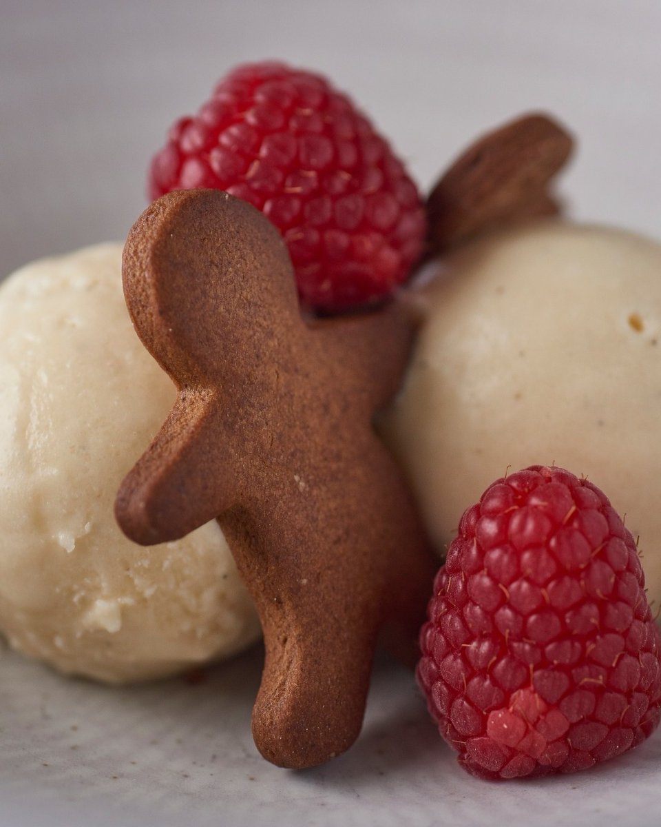 pipeandglass's tweet image. We love welcoming the next generation of Michelin-star diners and can’t wait to see many of you over the Easter holidays!
The whole family can enjoy a memorable dining experience, while parents relax with our fantastic selection of drinks 🍷 #pipeandglass #littlepeoplesmenu