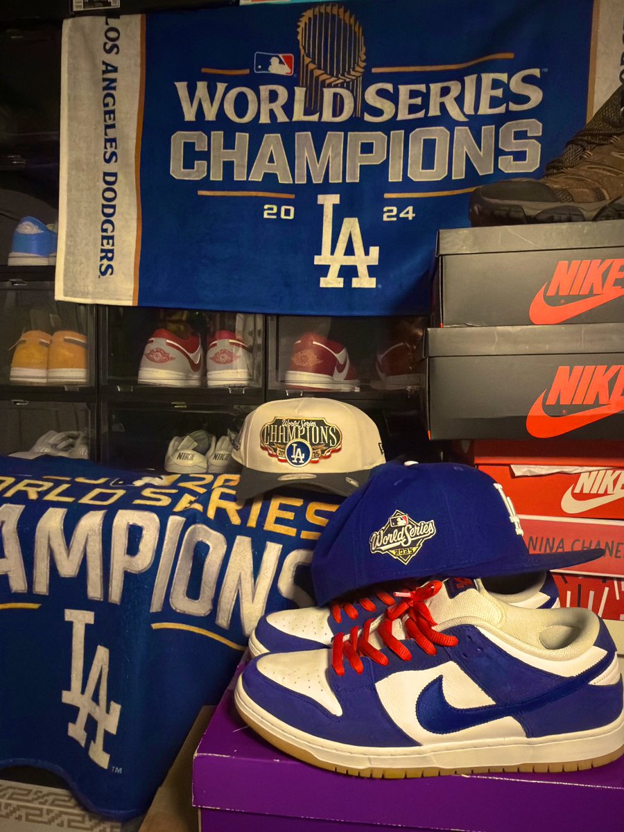 the00Beard's tweet image. #LADodgers Opening day today. Time to bust out the Dodger #SBDunks #MLB2026 #LosDoyers