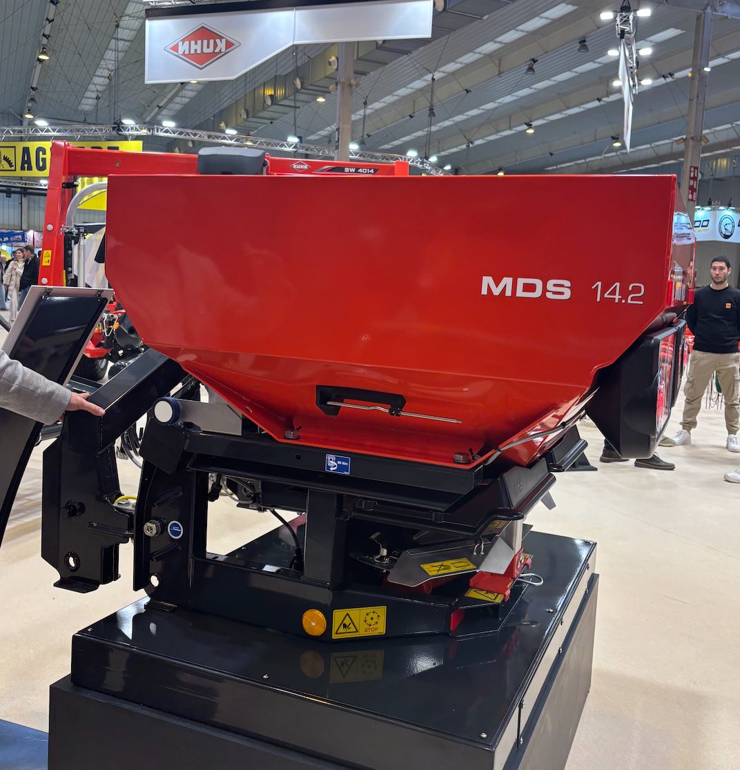 noticiasmaquina's tweet image. KUHN lleva la abonadora MDS 14.2 W Spot Spreading a FIMA 2026 dlvr.it/TRjTwf #KUHN #FIMA2026 #Agricultura #Fertilización #CultivosEspeciales