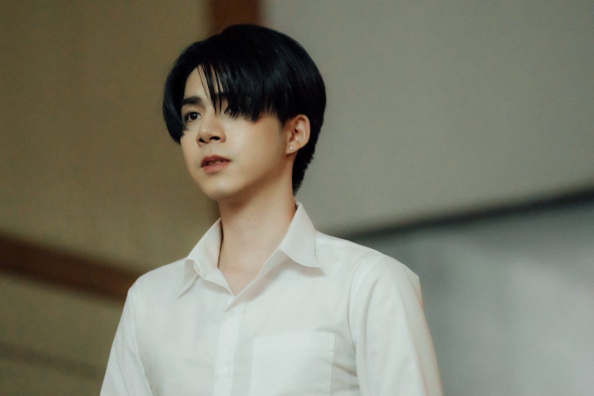 LoveUponaTimeTH's tweet photo. SNEAK PEEK EP.1 

🎞️ รับชม “ภพเธอ Love Upon a Time Series” พร้อมกันทุกวันศุกร์ เวลา 21.30 น. ทางช่อง Workpoint 23

📽️ ดูออนไลน์เวอร์ชัน UNCUT เวลา 22.30 น. บนแอป iQIYI และเว็บ https://t.co/W35aBvfgot ที่เดียวเท่านั้น 

ภพกันตอนแรก 27 มีนาคมนี้! ⏳✨

#ภพเธอTheSeries
#LoveUponATimeSeries
#MandeeWork