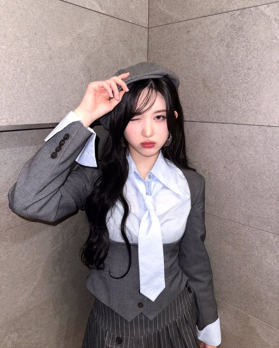 GAEUL. tweet media