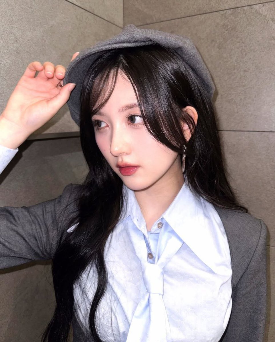 GAEUL. tweet media
