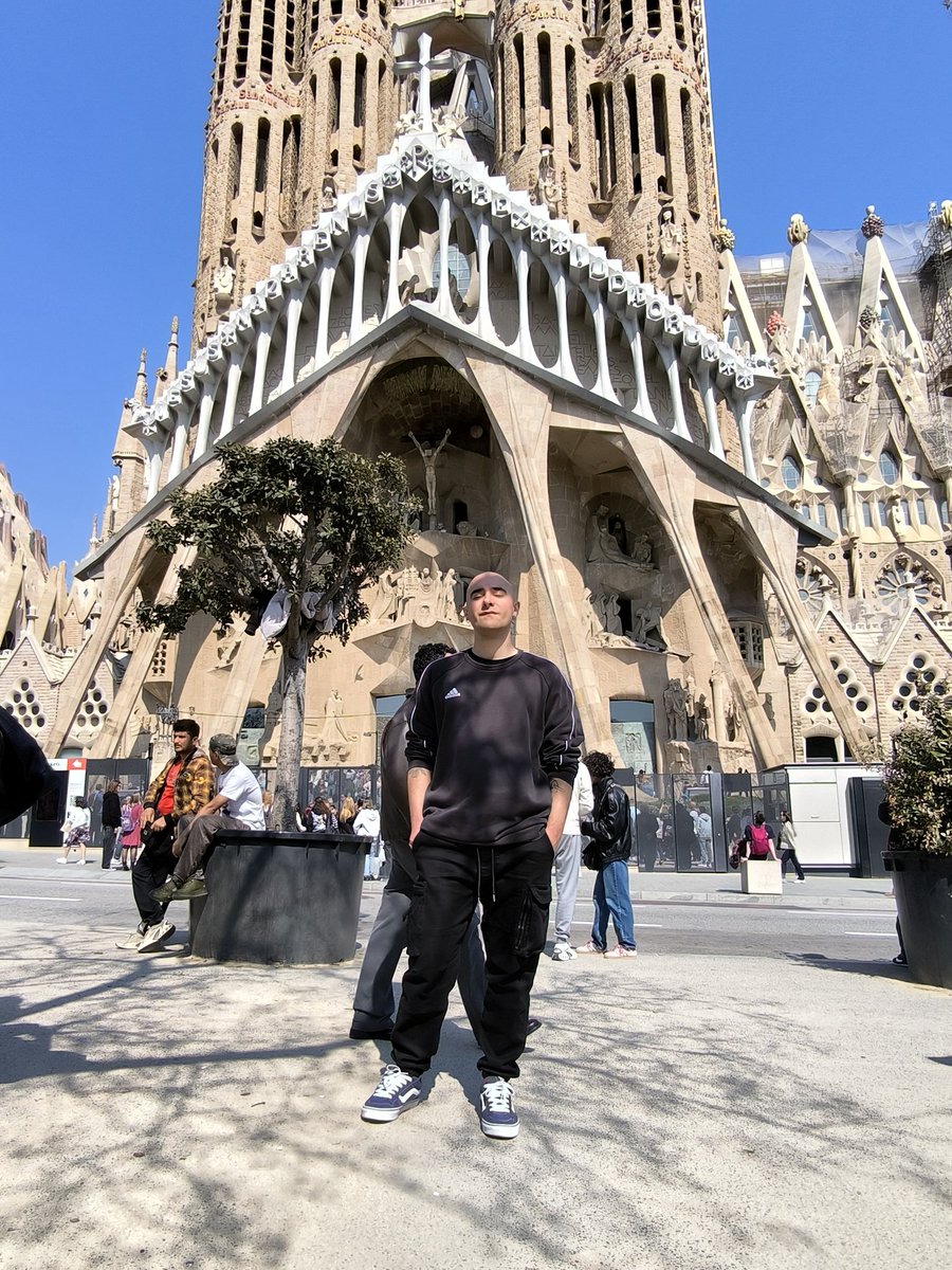 santagrapes tweet media