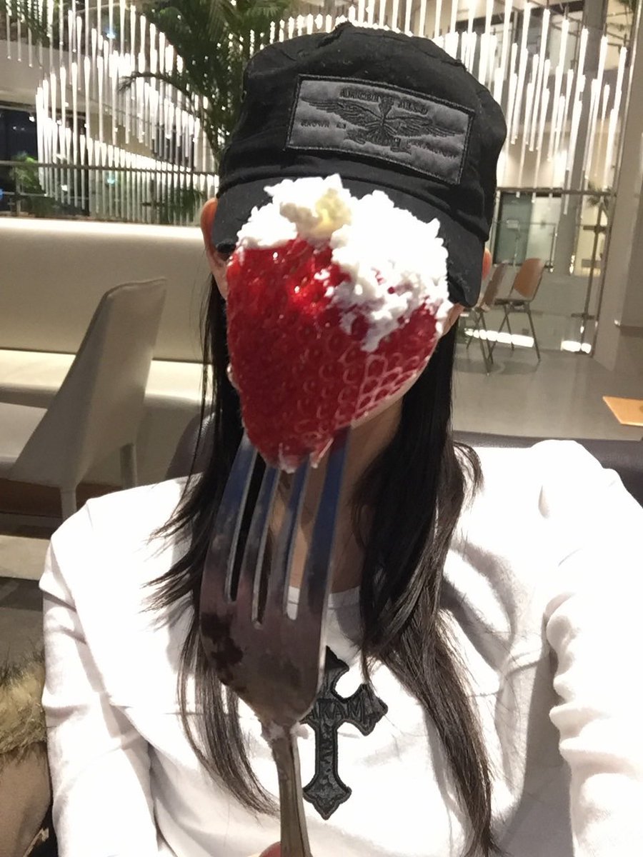 빈 tweet media