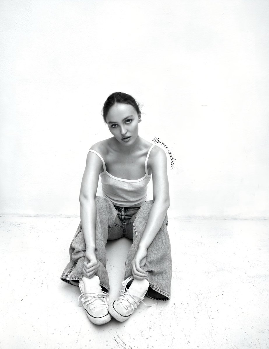 Lily-Rose Depp Updates tweet media