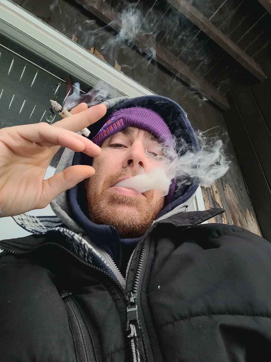 The WEEDRUS86 @HALIFAX NS tweet media