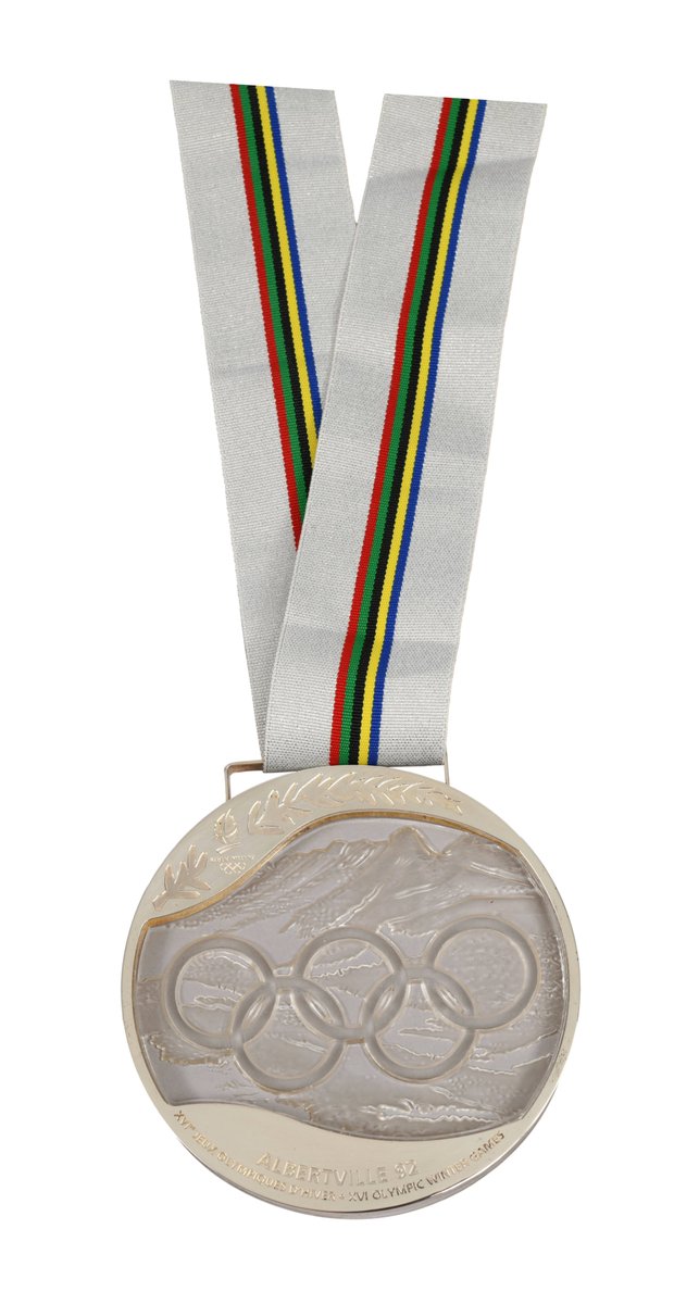 ExpertiseSports's tweet photo. J-3 avant la vente aux enchères Sport du 28 mars 2026 à partir de 13h à la salle des ventes VV Millon - Quartier Drouot à Paris au 3 rue Rossini. De nombreux objets de collection sur différents sports dont : Memorabilia - Omnisport - Jeux Olympiques - Cyclisme - Rugby - Football. https://t.co/hB2KvNld8F