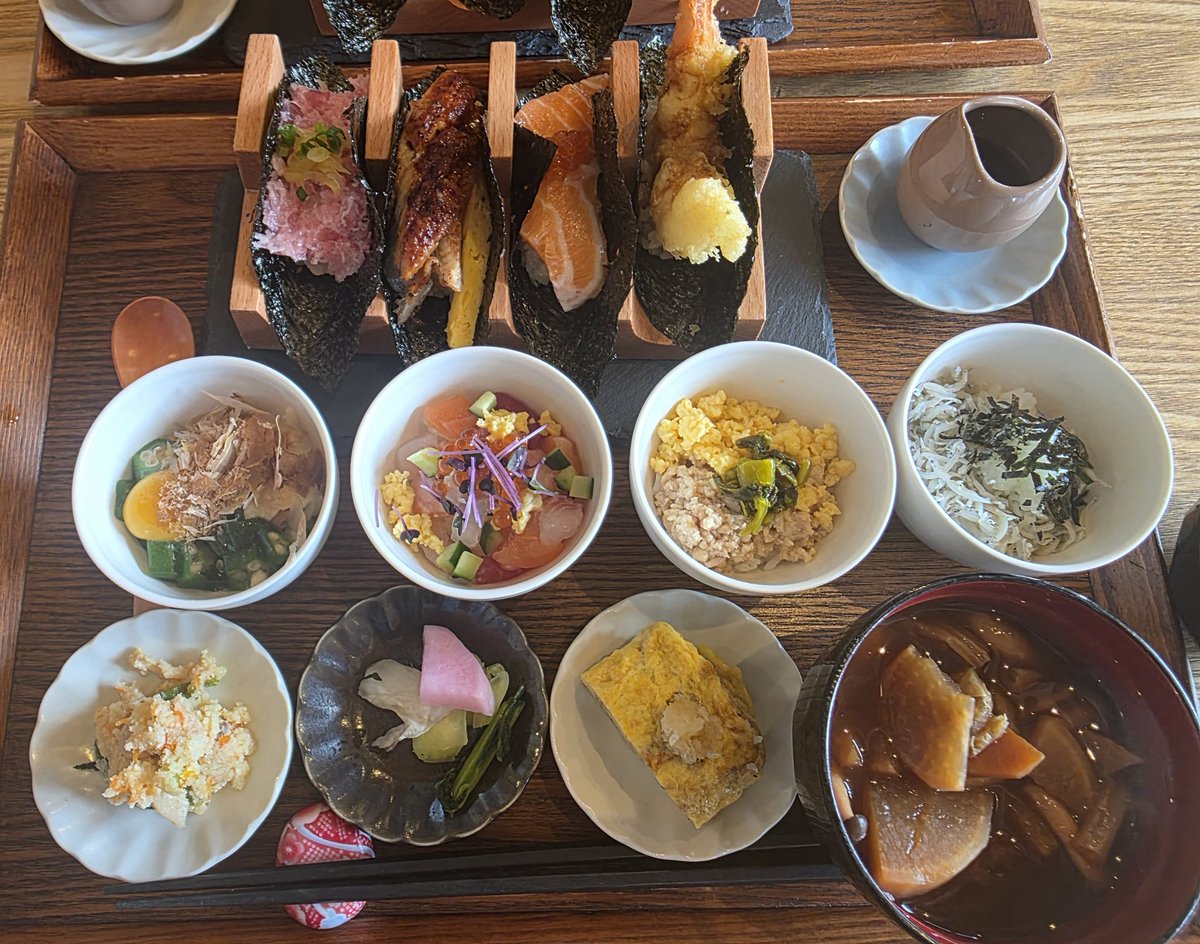 シノ💙💛 tweet media