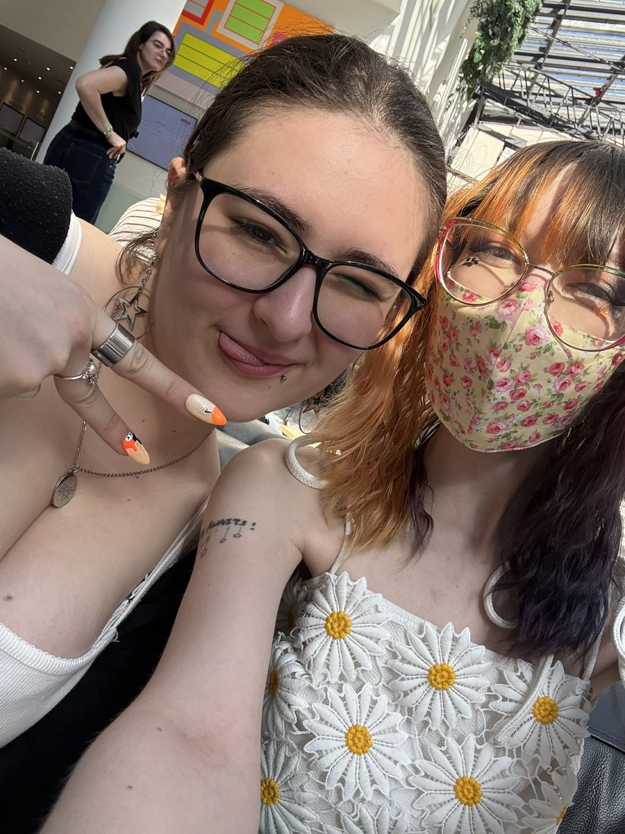 leafie 🌱 MET FK AGAIN!! tweet media