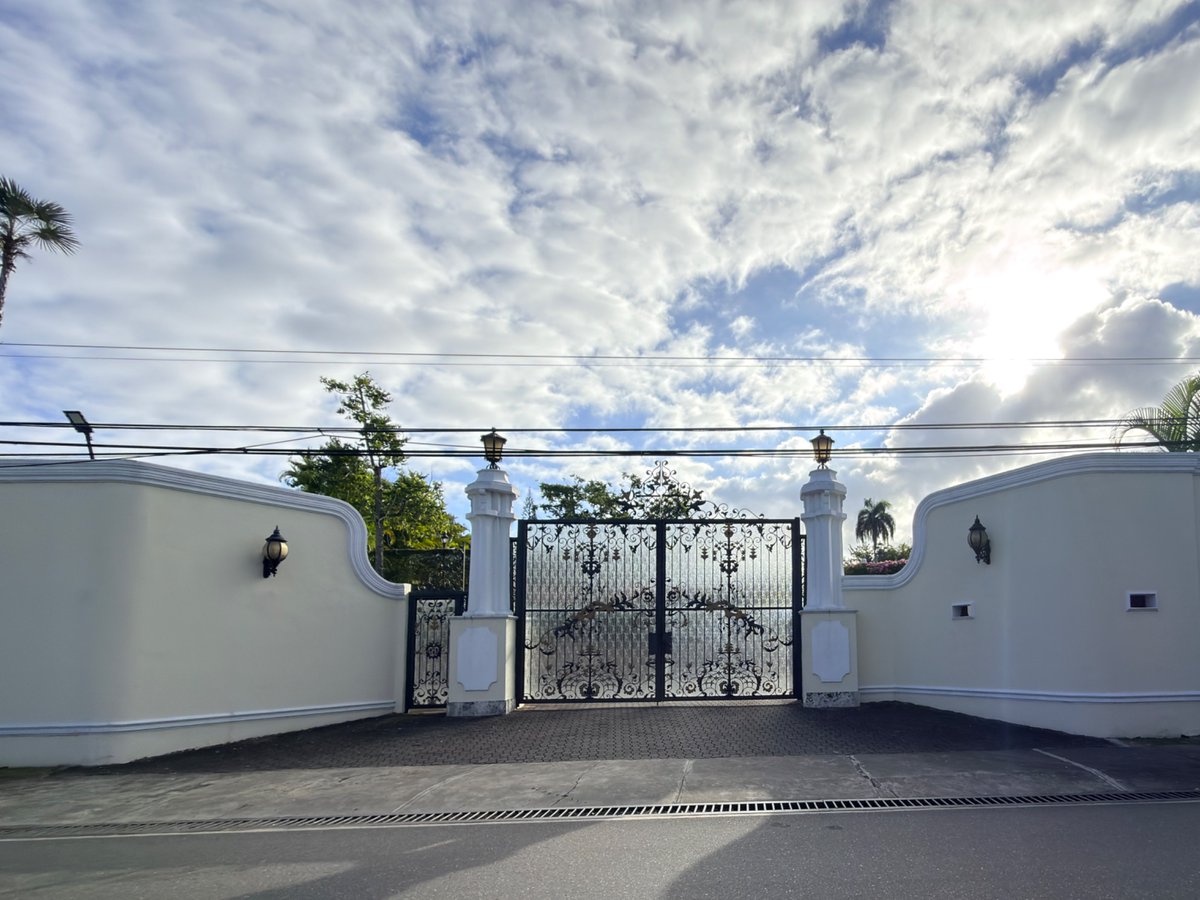 RT News POS Parody tweet media