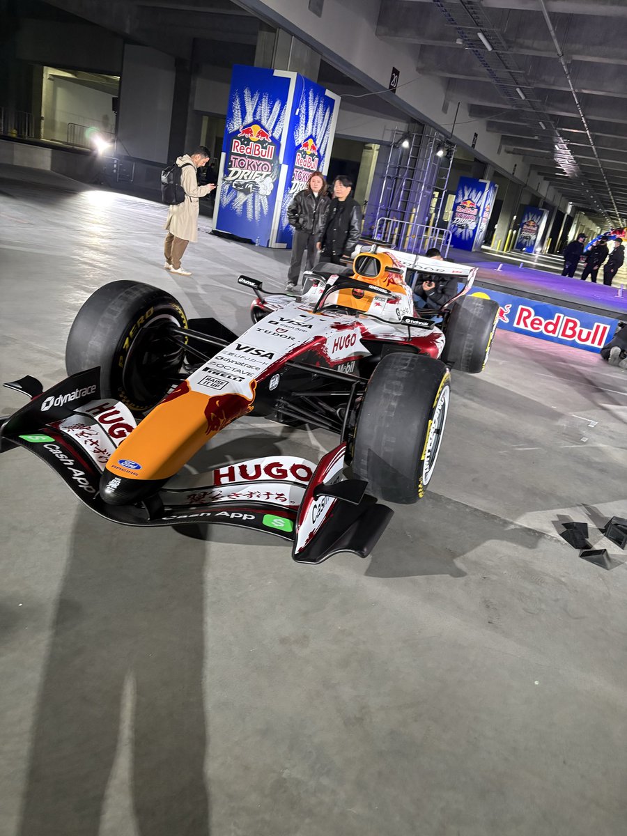 candy__shop's tweet photo. #redbullTokyoDrift で
F1🏎️設置してきました
数億円を動かすのはすんごい気を遣いました
エントリーしてないけどうちのプリウスを一度会場に置いてきた記念🚙
良い経験できて
リハーサルからめちゃ楽しいイベントでした
次回あったらエントリーしようかな？
関係者様各位ありがとうございました https://t.co/AeYflWNX9v