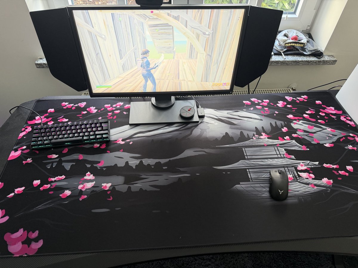 Maxikingfn tweet media