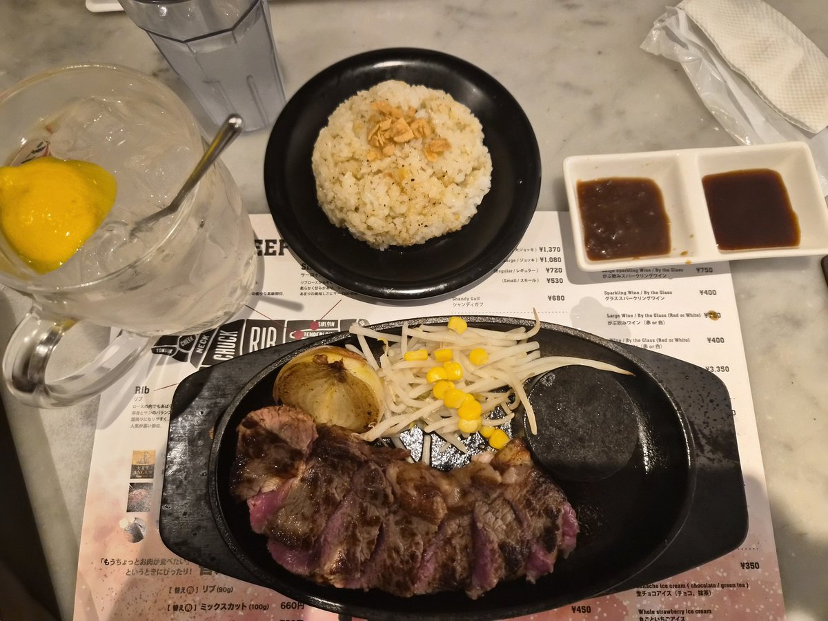 ばやし tweet media