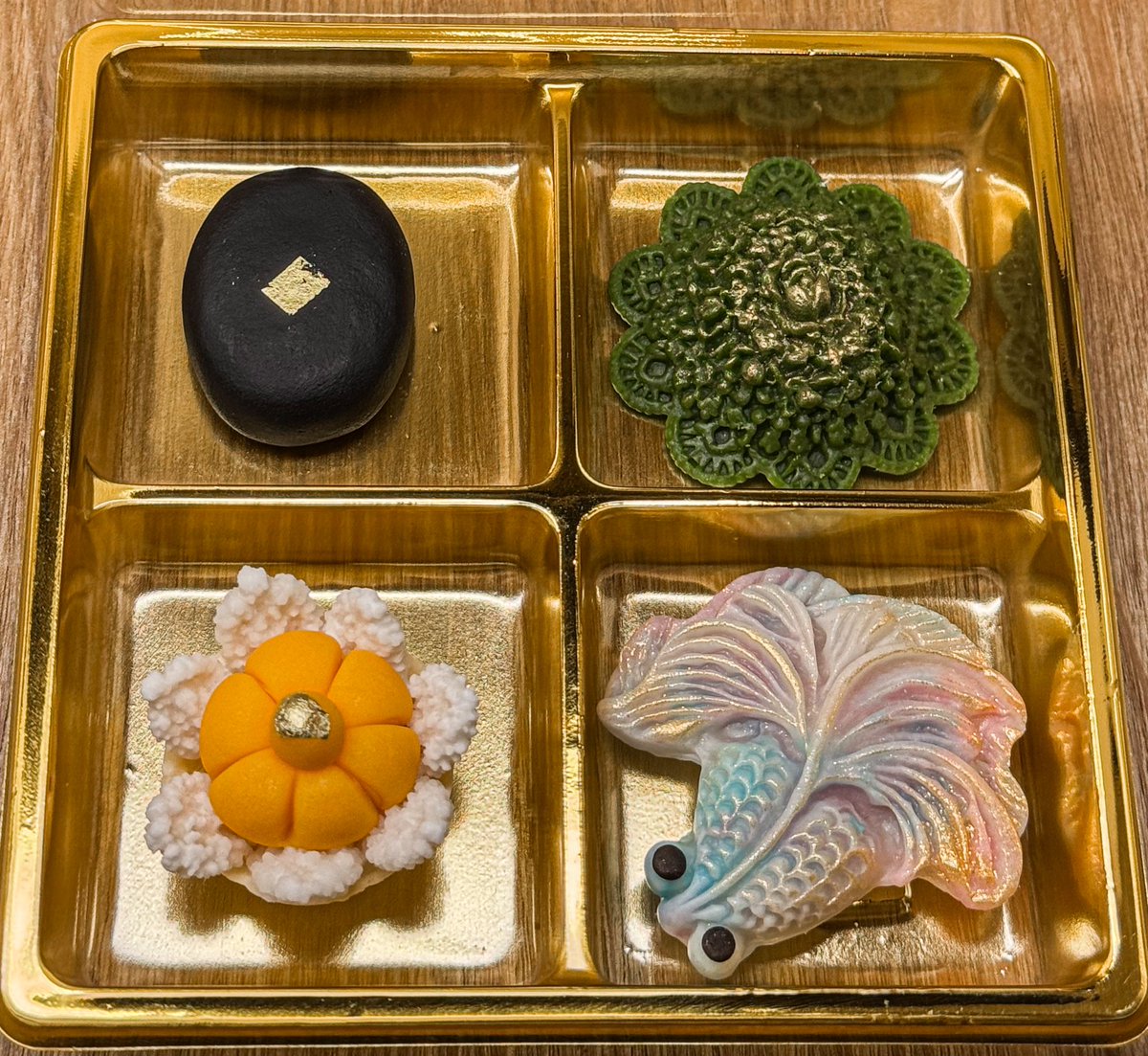 P A P U N tweet media