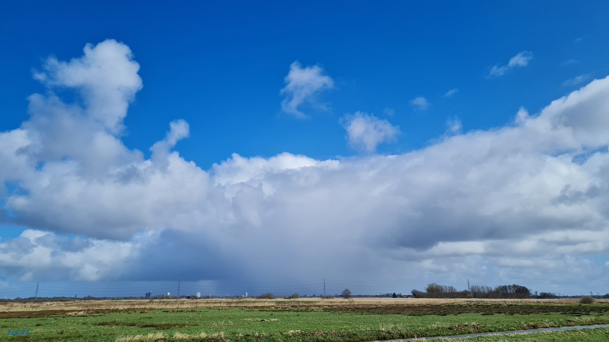 Margreeth0_0's tweet image. Buitje boven Groningen. Ik hield het droog 😆 @BuienRadarNL @WeermanMichael @WilliamHuizinga @onwukaa @StormHour #NatureBeautiful #NatureVibes @whoebert