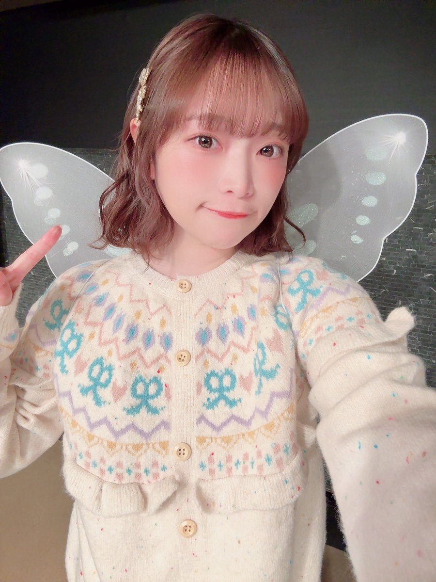 小山百代 tweet media