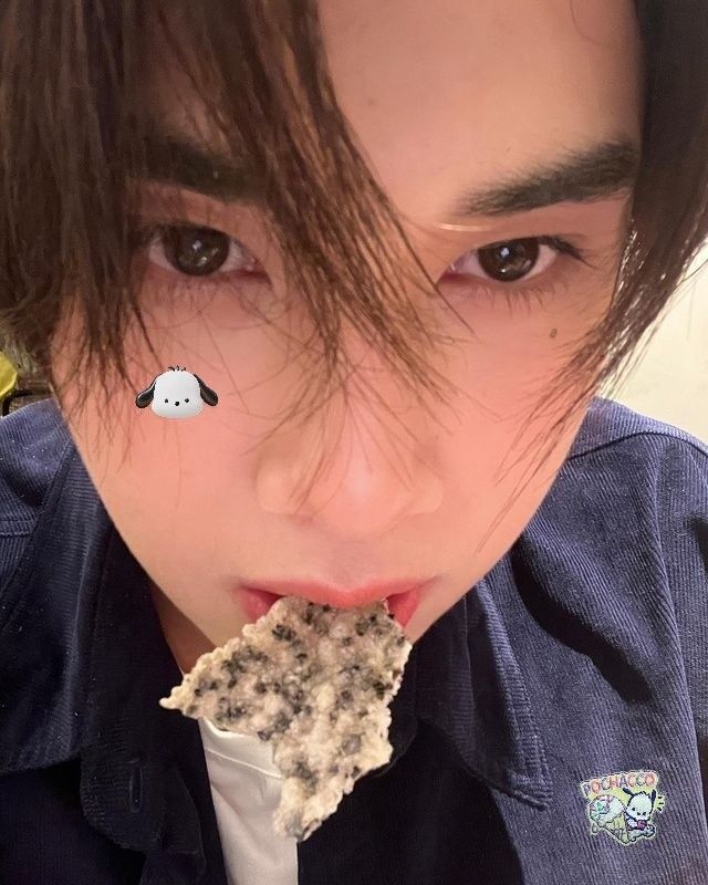 kakak cantik... iloveu kakak cantik.... kakak cantikku makasih udah selalu CANTIK dan KINYIS KINYIS...... huft terima semua cintaku please kakak cantik... aku hidup untuk kakak cantik dan menikahi kakak cantik... iloveu kakak cantik...

ㅡ<a href="/roulxet/">Ash.</a>