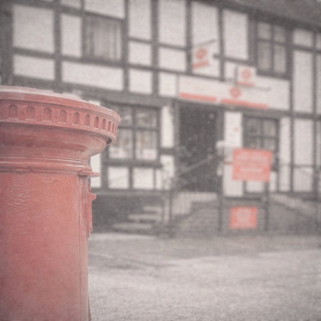 Caroline Jones tweet media