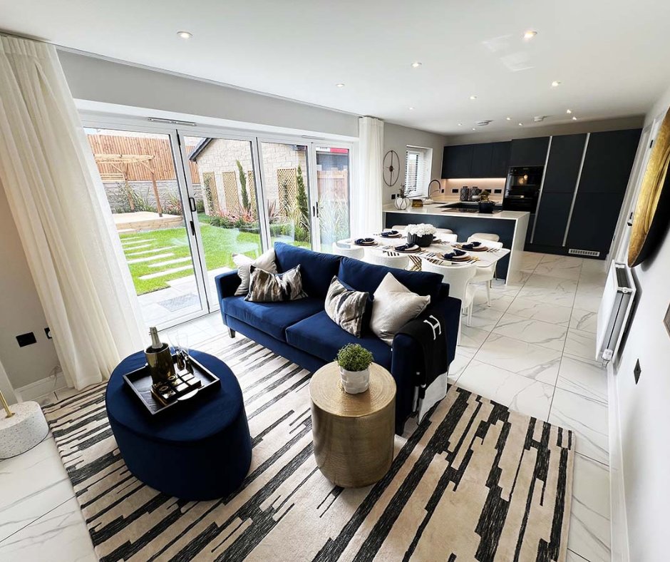 SeddonHomes's tweet image. We don’t do "basic." 💅 Our kitchens come with more "wow" as standard, than your Pinterest board can handle.

Integrated appliances? Check. Designer finishes? Obviously. Making your friends envious? Guaranteed #SeddonHomes #NewKitchen #KitchenInspo