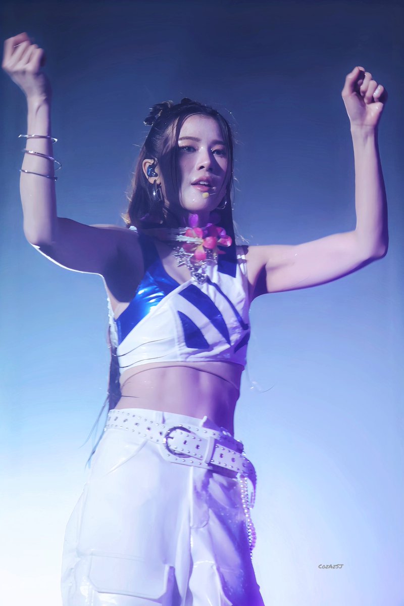 CozAz SJ tweet media