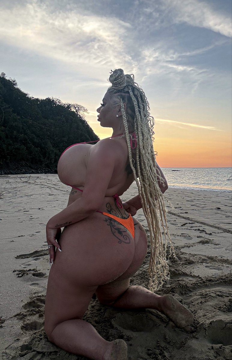 Gabz.after.dark tweet media