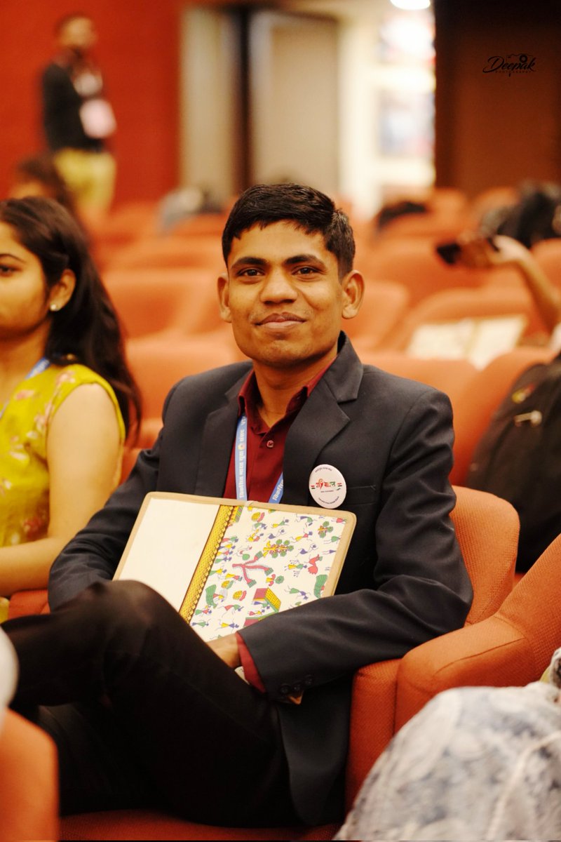 "कुछ देर की ख़ामोशी है फिर शोर आएगा 
तुम्हारा केवल वक्त था हमारा दौर आएगा"
"मनसा सततं स्मरणीयम्, वचसा सततं वदनीयम्" लोकहित मम करणीयम 🇮🇳
#youth #motivation #viksitbharatyouth #yuva #youthfornation #viksitbharatAmbassador #newindia #MPvidhansabha #bhopal #inspiringcontent #nyp
