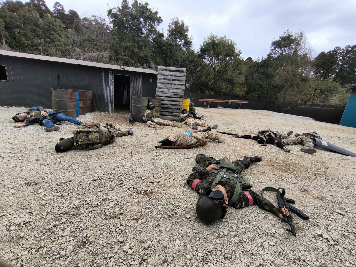 N_U_PONS's tweet photo. 第二回 日大大戦 - Joint Operation - 無事に全行程を終了いたしました！
大学17校の学生サバゲーマーが集結関東圏の学生サバゲーマーが集結し、サバパラの広大なフィールドで車両・空爆・重火器が入り乱れる戦場を形にすることができました。
参戦いただいた各大学サークルの皆様、素晴らしい出店・取材で華を添えてくださったショップ・メディアの皆様、そして最高の環境を提供してくださったサバゲーパラダイス様、本当にありがとうございました！
また次の戦場でお会いしましょう！
#日大大戦 #サバゲー #学生サバゲー #サバパラ #JointOperation