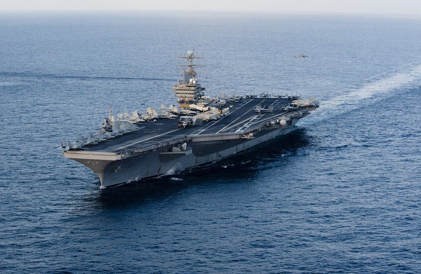 الأسطول الخامس: إصابة بحار على متن حاملة الطائرات "أبراهام لينكولن" خلال عمليات طيران في بحر العرب