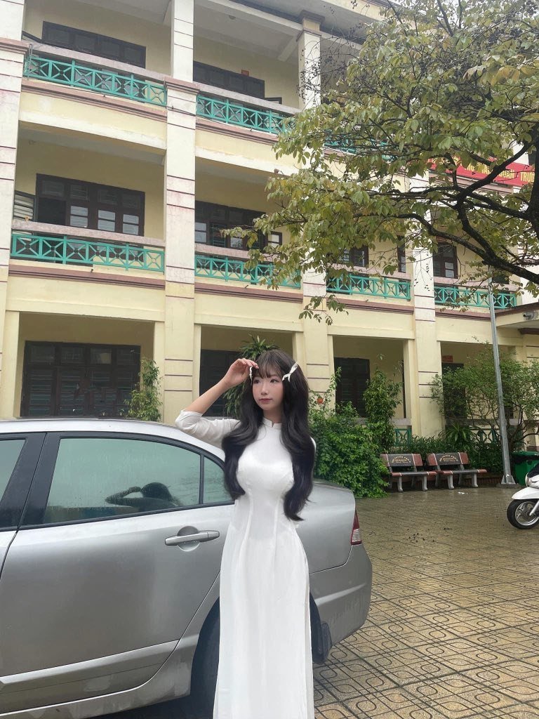 emlinh Long Biên tweet media