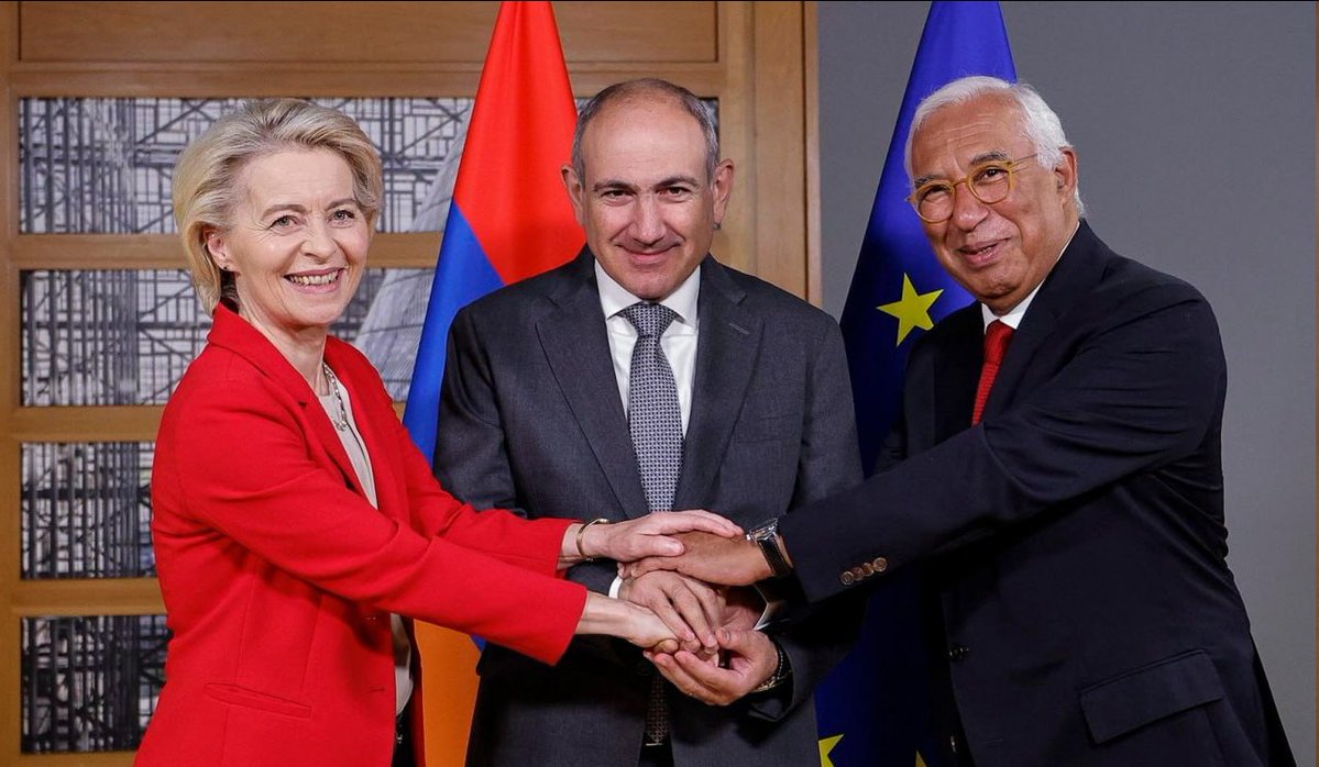 crossroads_am tweet media