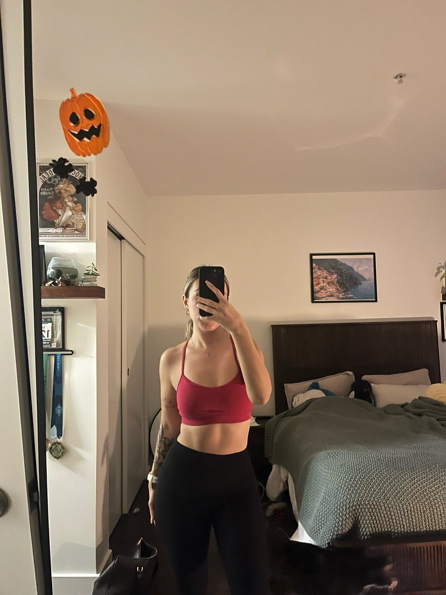 ekaterinamay7's tweet image. Staying active ✨#hotyoga #pilates