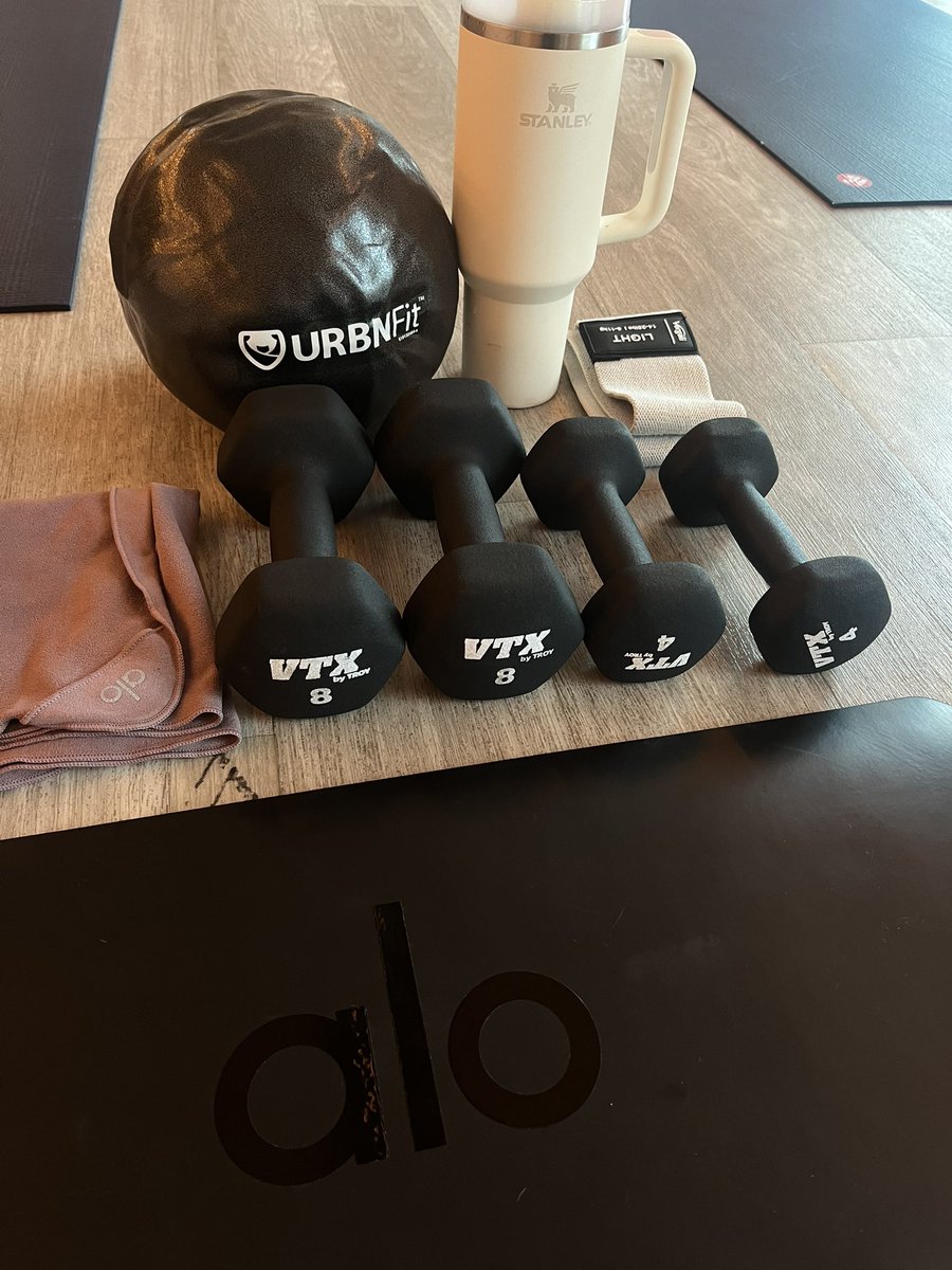 ekaterinamay7's tweet image. Staying active ✨#hotyoga #pilates