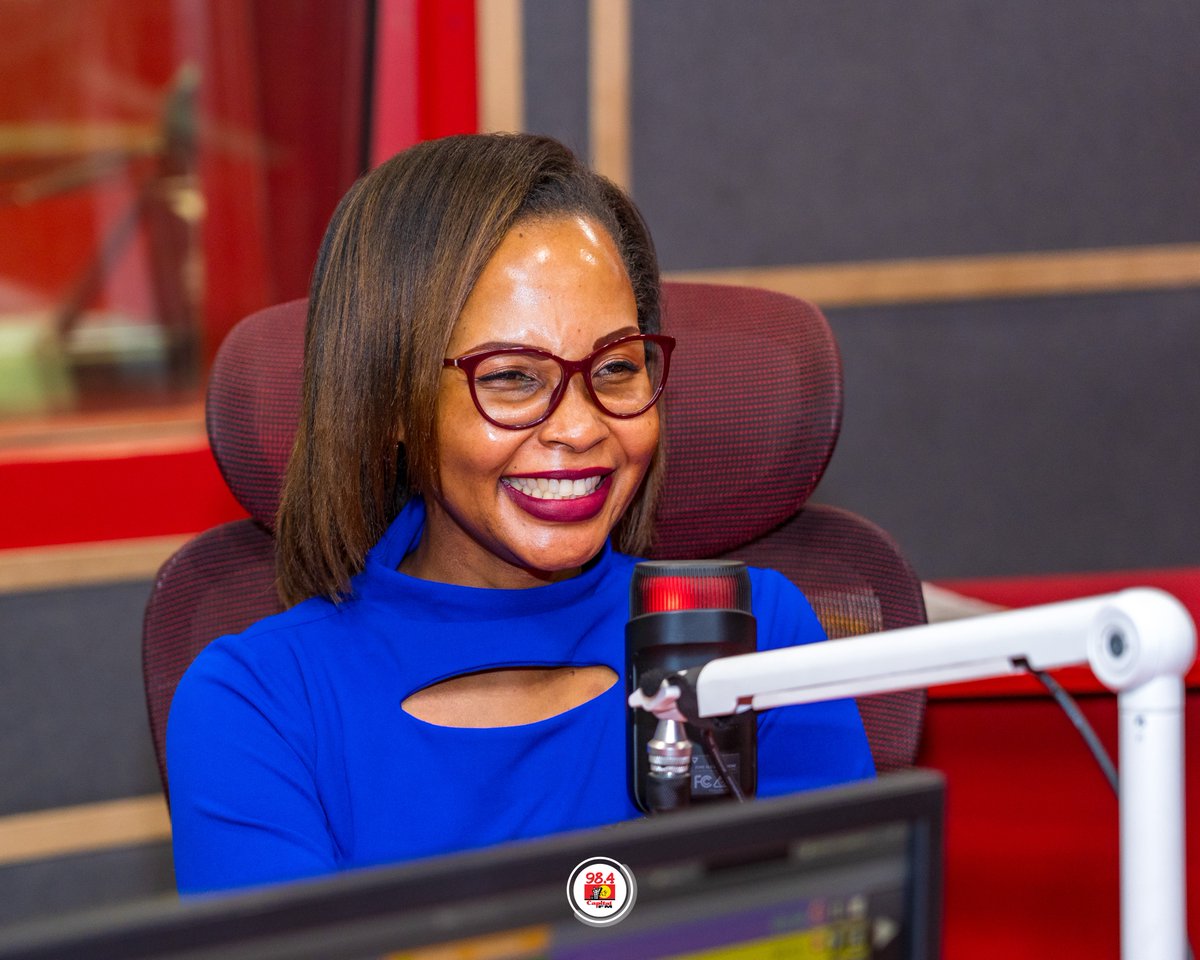 CapitalFMKenya's tweet image. A look behind the scenes on #TheFuse984
Doreen Ratemo in studio sharing insights on banking smarter and growing your wealth.
 #MoneyConversations