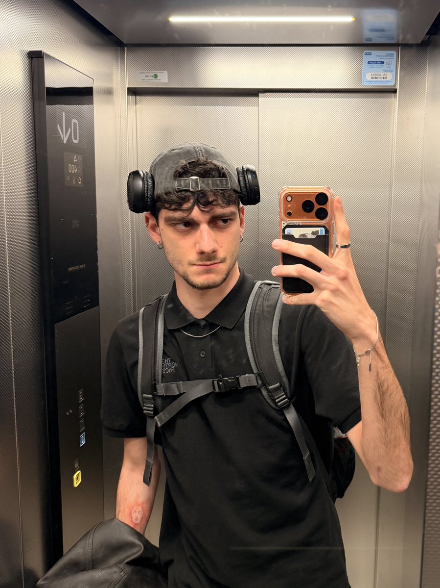 silᴧio tweet media