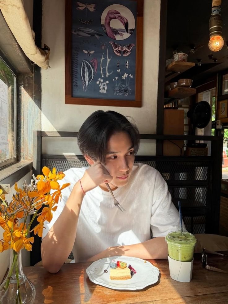 ⓘ 𓂃 ⣠ his gaze holds thousand s̲t̲o̲r̲i̲e̲s̲ ✱ % tweet media