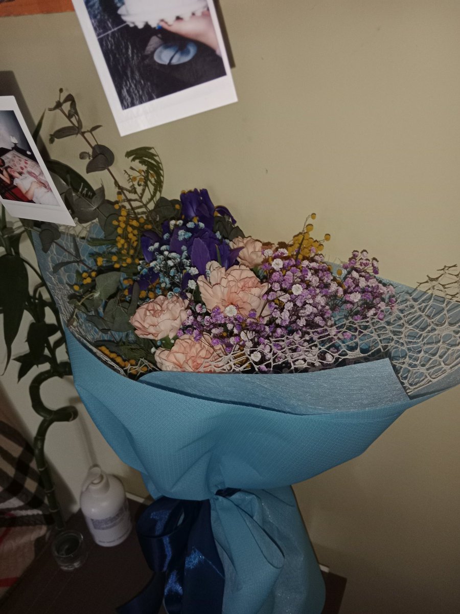 робота роботою, а посидіти ввечері з коліжанками за келихом це святе