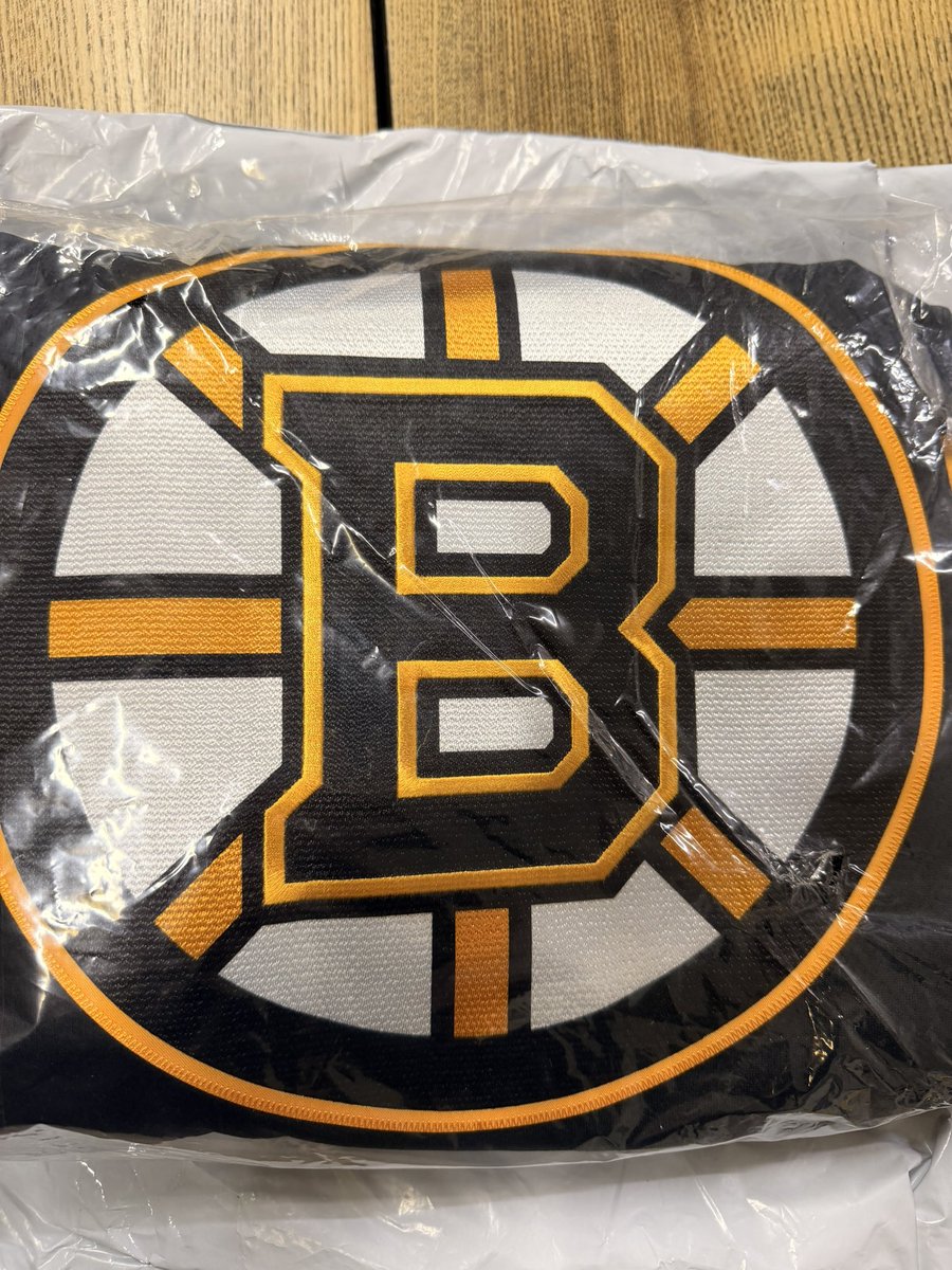 • PronoNRV • tweet media