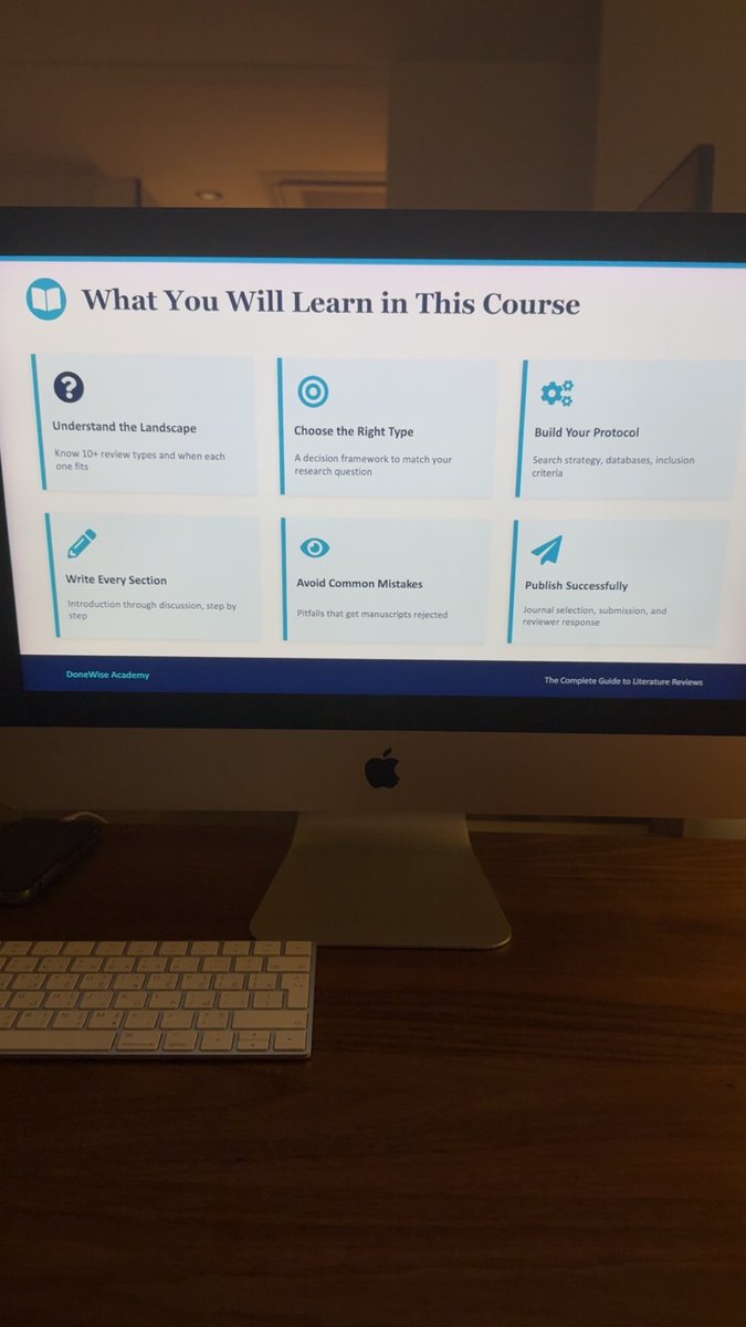 هل أنت طالب ماجستير أو دكتوراه، ومشرفك قال لك:
أبغى rapid review… أو narrative… أو integrative… أو realist…او اسم نوع ورقة مراجعة منهجية غريب وجديد ( فيه أنواع مره كثيرة 10+)
وأنت أول مرة تسمع فيها؟ ومب عارف من وين تبدا واذا صح ولا غلط ومافي وقت تضيعه… 
مو كل الـ literature